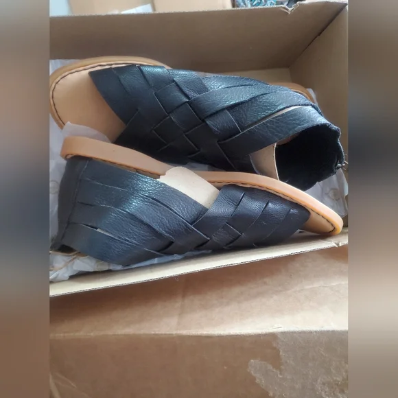 Born Iwa Woven - Womens 7 Black Sandal Medium - Picture 16 of 16